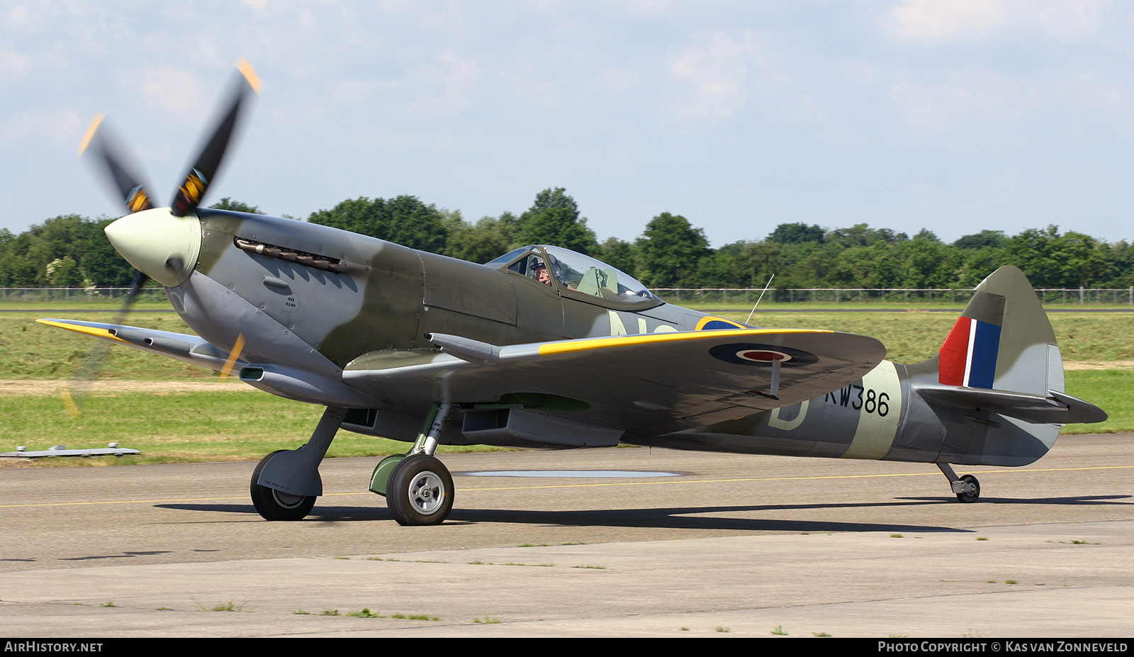 Aircraft Photo of G-BXVI / RW386 | Supermarine 361 Spitfire LF16E | UK - Air Force | AirHistory.net #240935