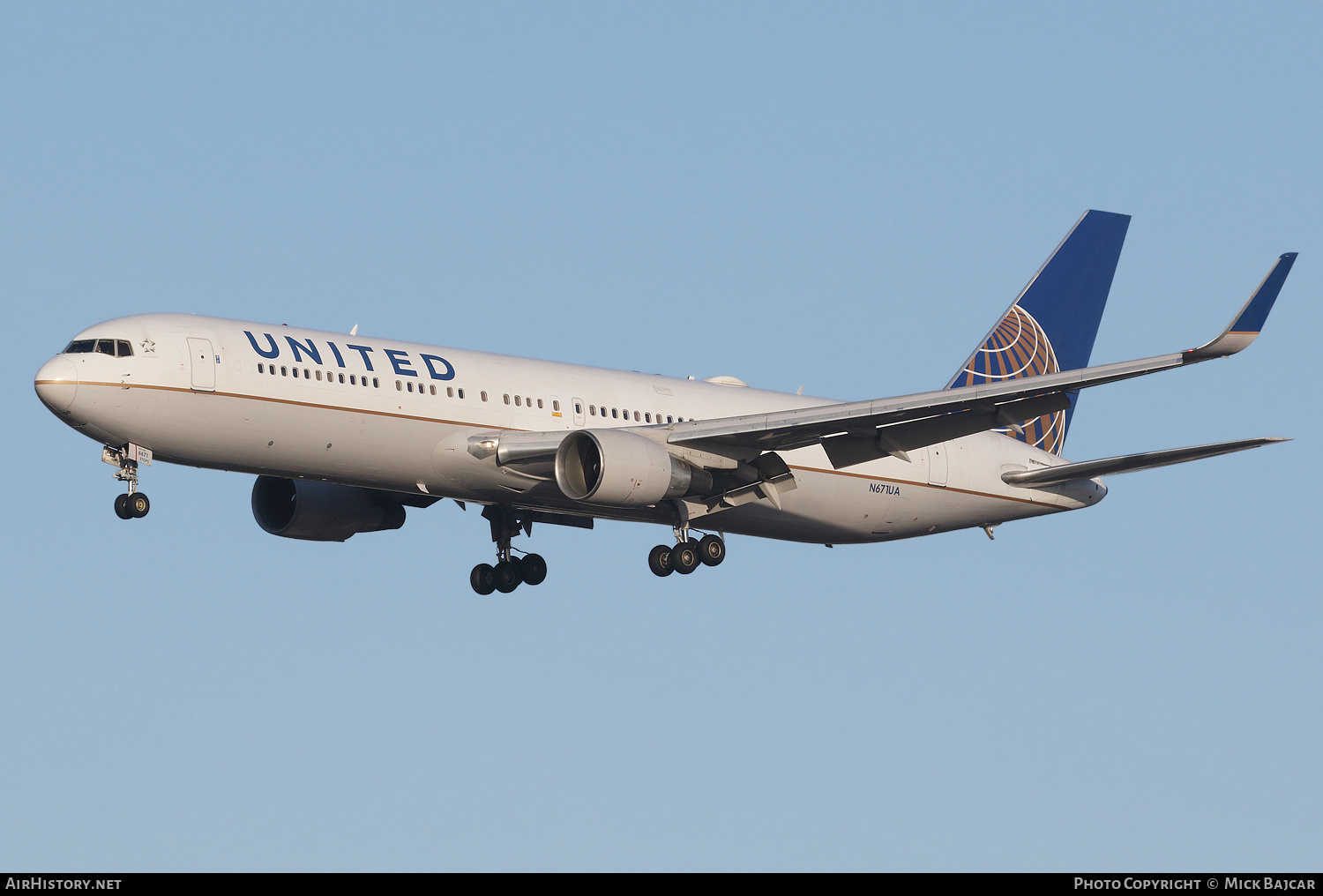 Aircraft Photo of N671UA | Boeing 767-322/ER | United Airlines | AirHistory.net #241090