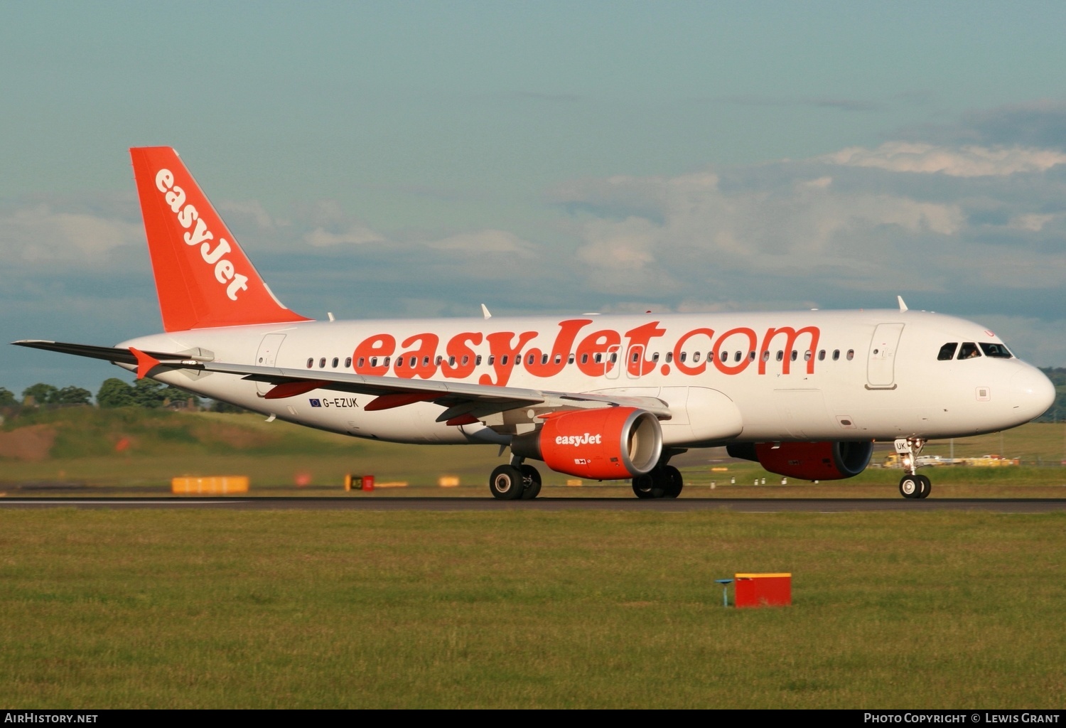 Aircraft Photo of G-EZUK | Airbus A320-214 | EasyJet | AirHistory.net #241102