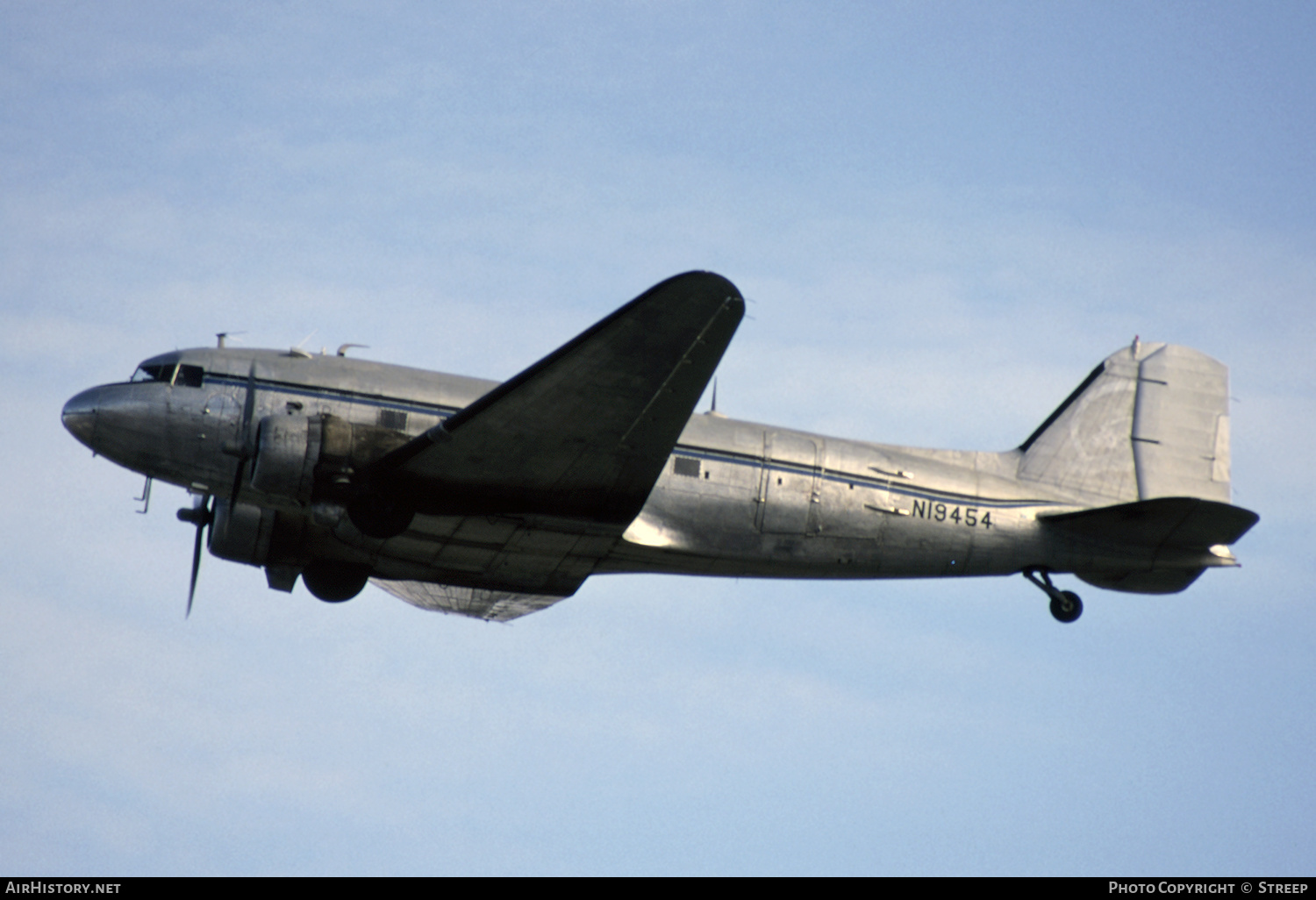 Aircraft Photo of N19454 | Douglas C-47A Dakota | Majestic Air | AirHistory.net #241114