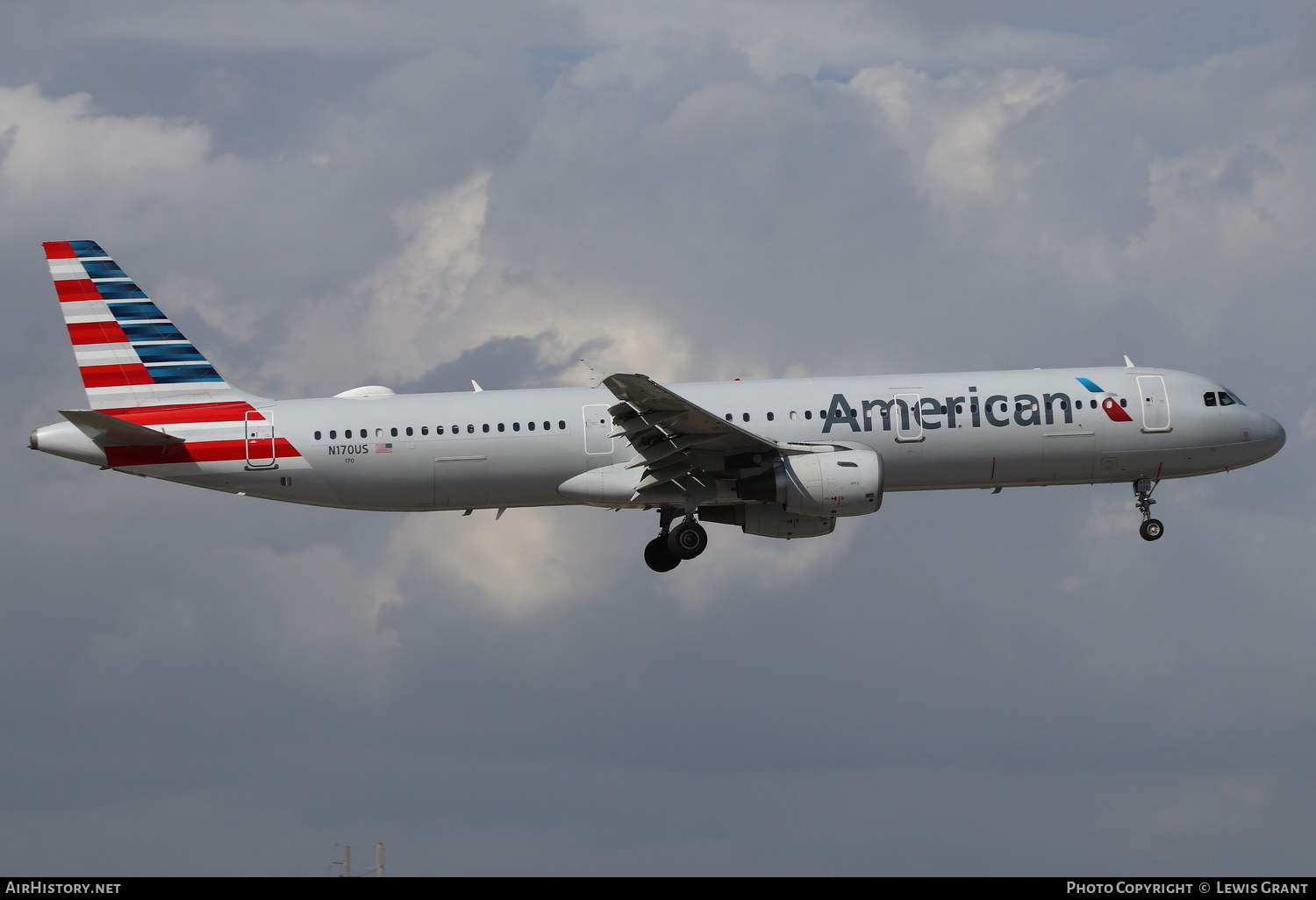 Aircraft Photo of N170US | Airbus A321-211 | American Airlines | AirHistory.net #241160