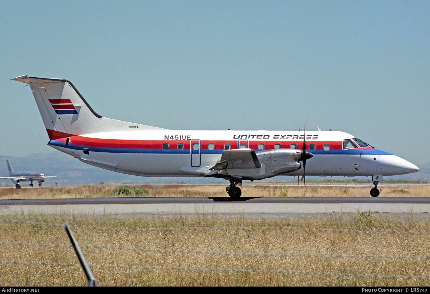 Aircraft Photo of N451UE | Embraer EMB-120RT Brasilia | United Express | AirHistory.net #241166