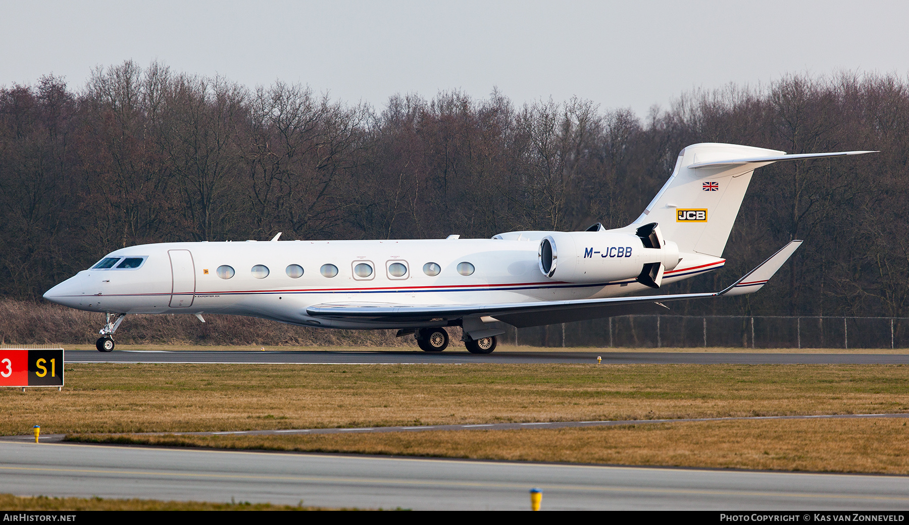 Aircraft Photo of M-JCBB | Gulfstream Aerospace G650 (G-VI) | JCB - J.C. Bamford Excavators | AirHistory.net #241216