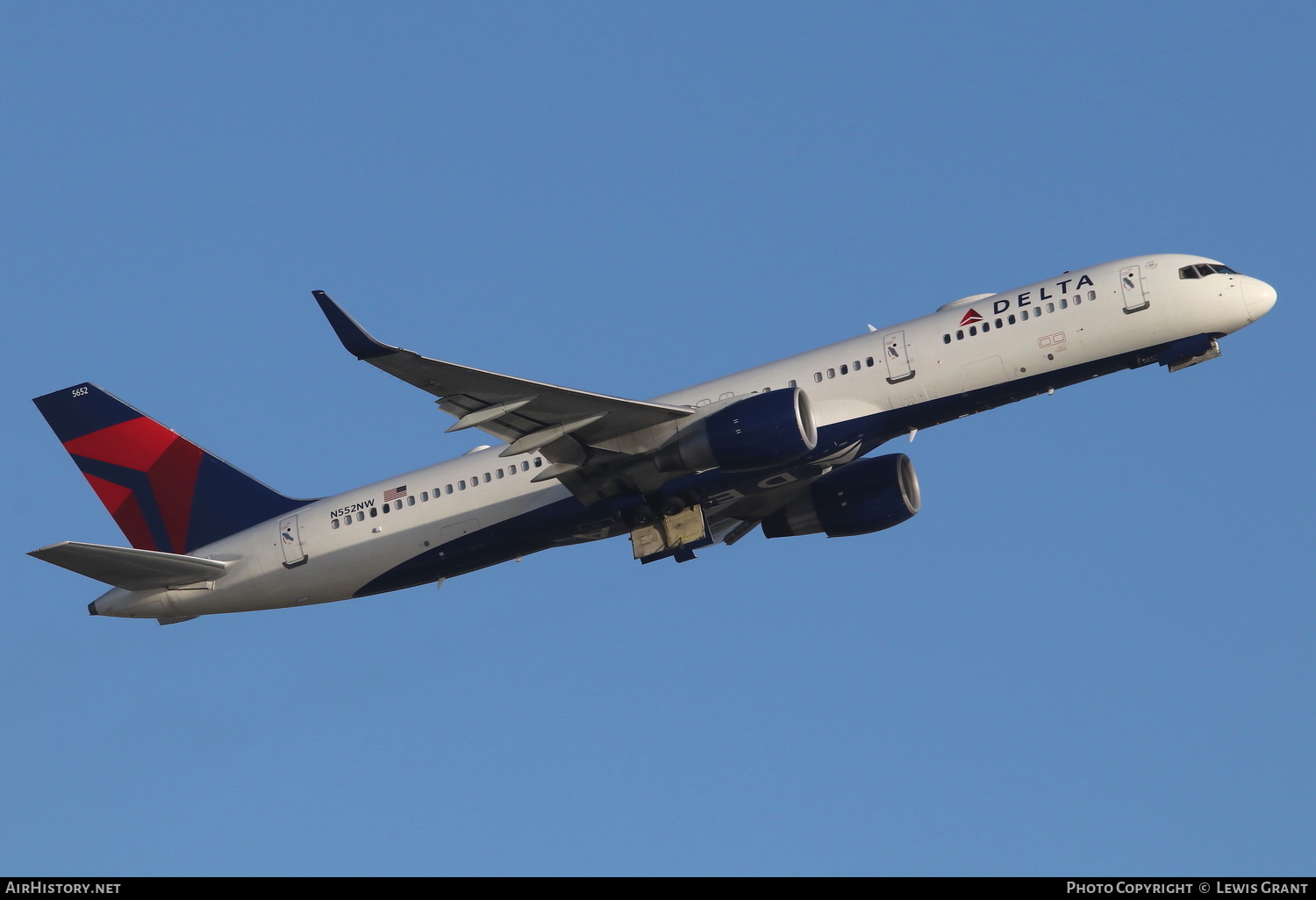 Aircraft Photo of N552NW | Boeing 757-251 | Delta Air Lines | AirHistory.net #241328