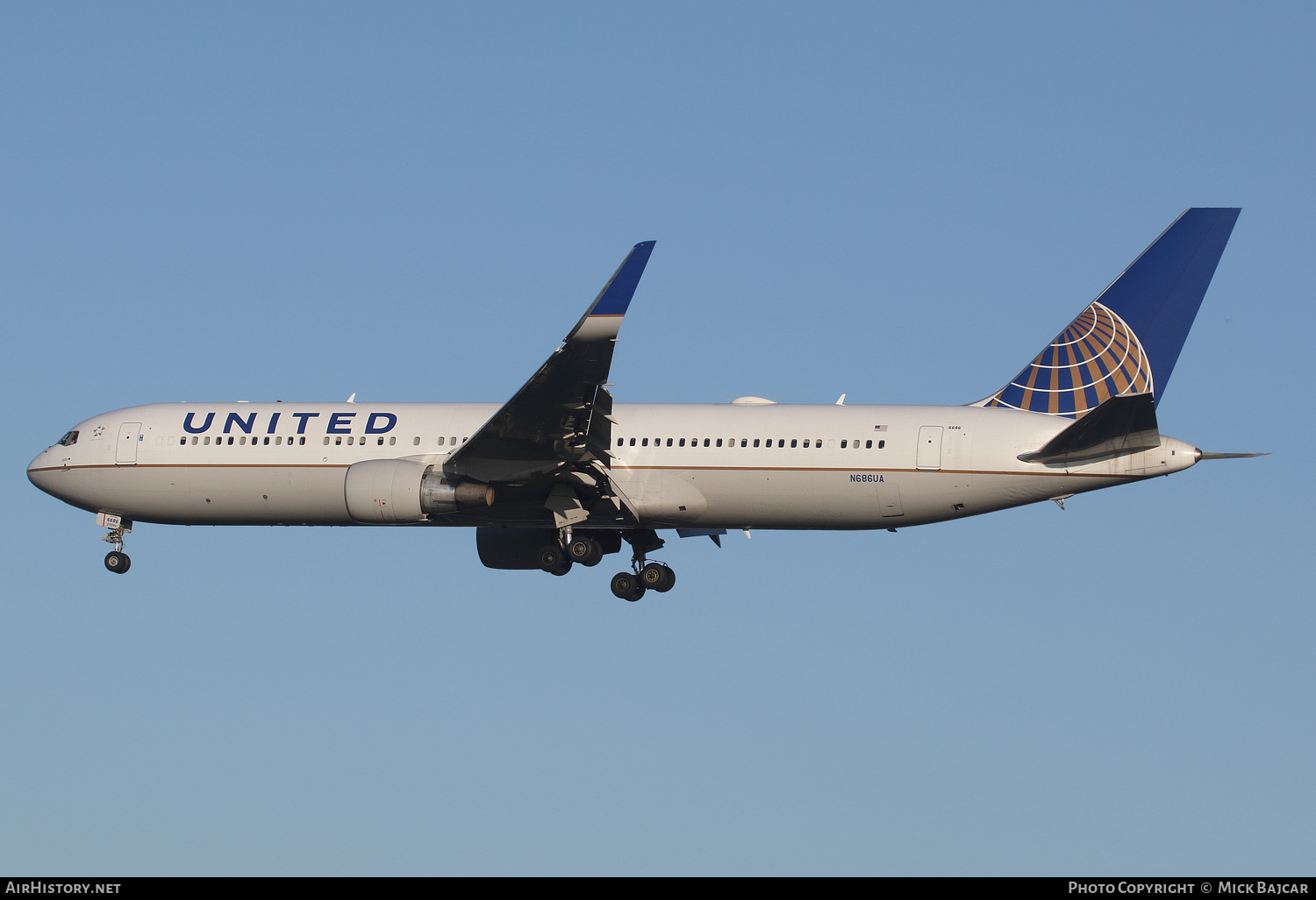Aircraft Photo of N686UA | Boeing 767-3CB/ER | United Airlines | AirHistory.net #241375