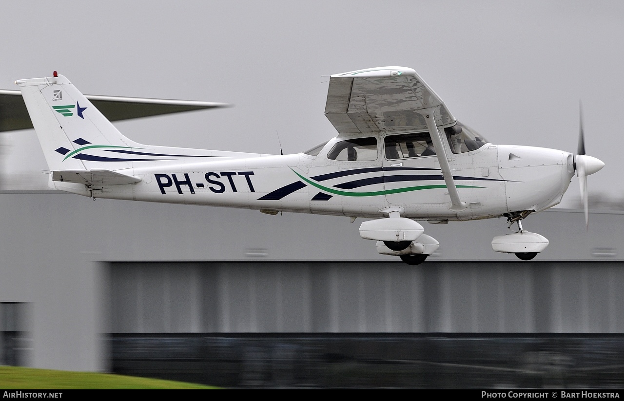 Aircraft Photo of PH-STT | Cessna 172S(Centurion) Skyhawk SP | Stella Aviation | AirHistory.net #241386