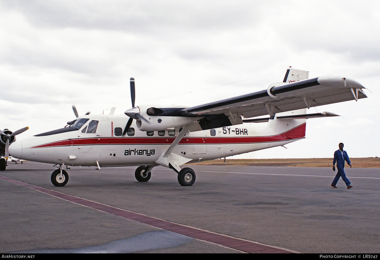 Aircraft Photo of 5Y-BHR | De Havilland Canada DHC-6-300 Twin Otter | AirKenya | AirHistory.net #241439