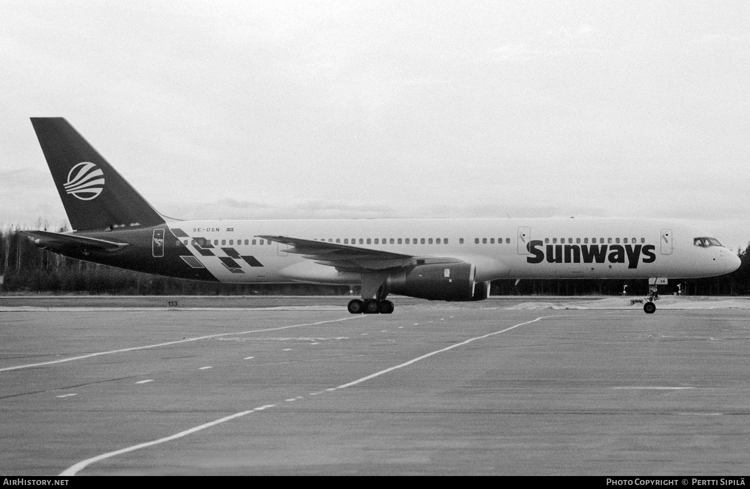 Aircraft Photo of SE-DSN | Boeing 757-236 | Sunways | AirHistory.net #241495