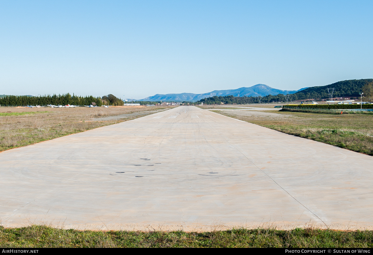 Airport photo of Requena (LERE) in Spain | AirHistory.net #241549