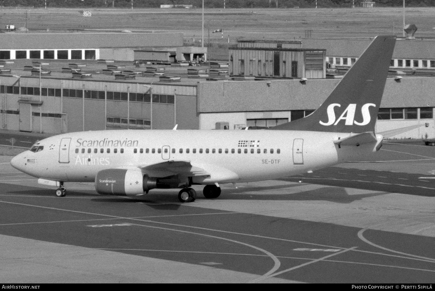 Aircraft Photo of SE-DTF | Boeing 737-683 | Scandinavian Airlines - SAS | AirHistory.net #241591