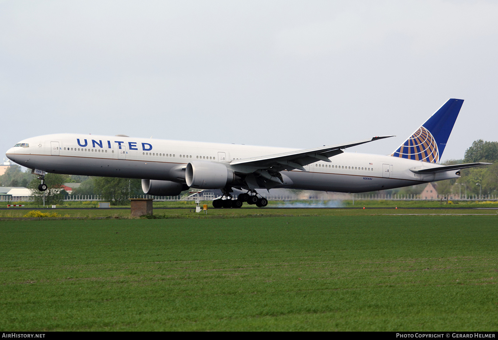 Aircraft Photo of N2644U | Boeing 777-300/ER | United Airlines | AirHistory.net #241726