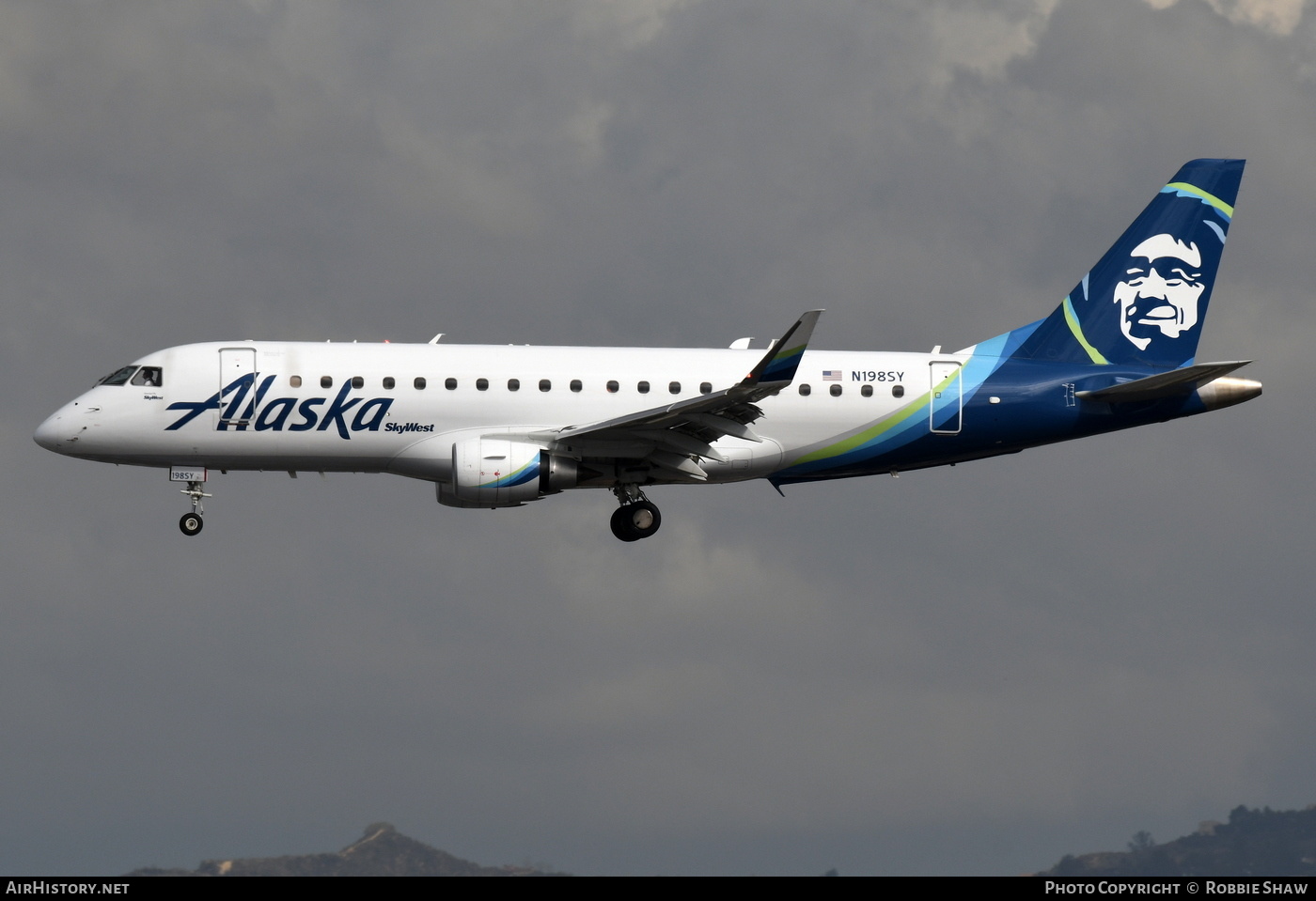 Aircraft Photo of N198SY | Embraer 175LR (ERJ-170-200LR) | Alaska Airlines | AirHistory.net #241797