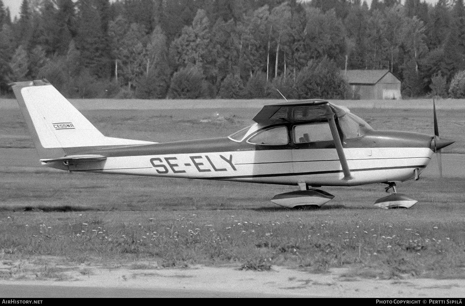 Aircraft Photo of SE-ELY | Reims F172H | AirHistory.net #242032