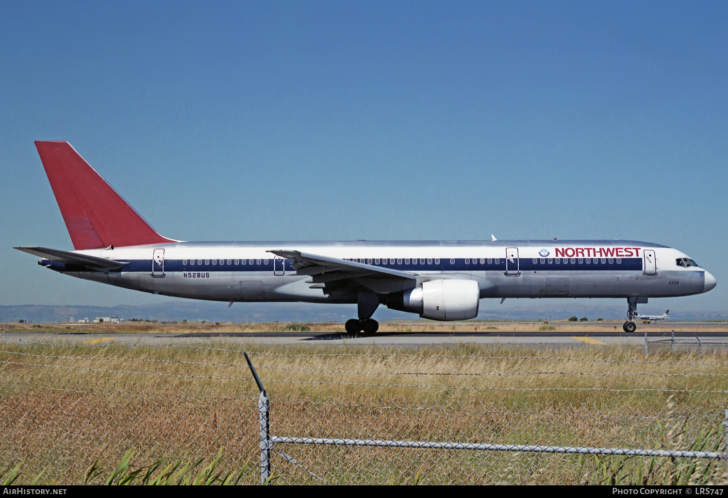 Aircraft Photo of N528US | Boeing 757-251 | Northwest Airlines | AirHistory.net #242072