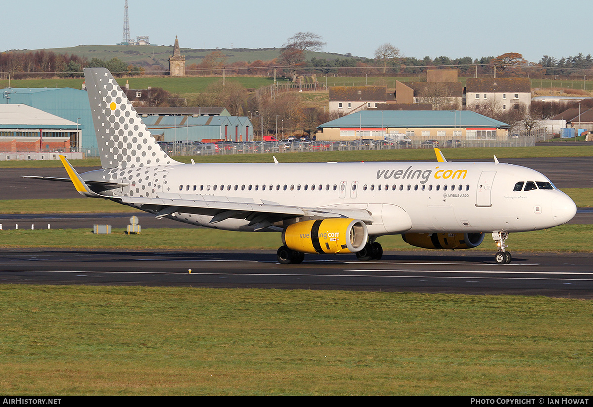 Aircraft Photo of EC-LVV | Airbus A320-232 | Vueling Airlines | AirHistory.net #242080