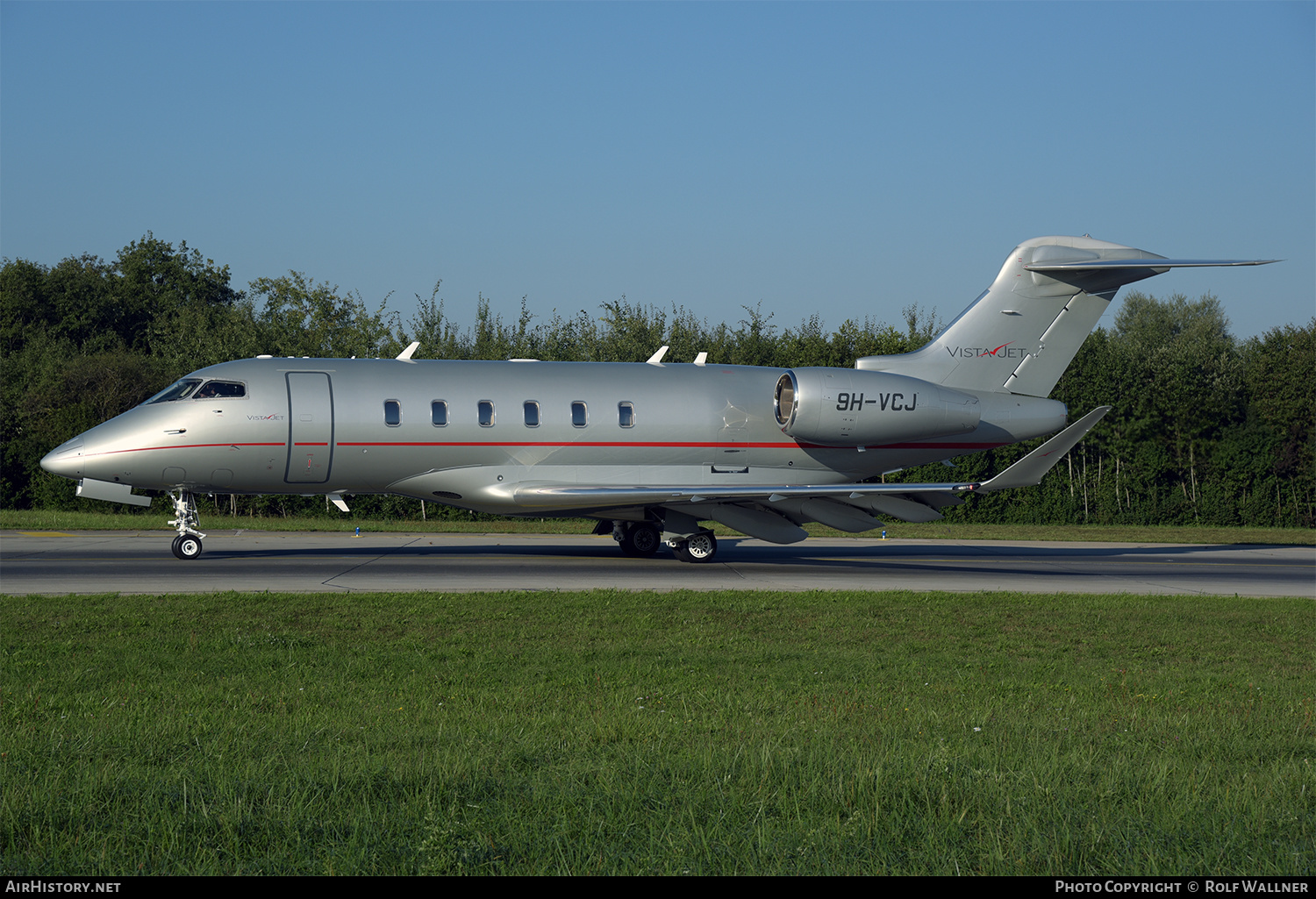 Aircraft Photo of 9H-VCJ | Bombardier Challenger 350 (BD-100-1A10) | VistaJet | AirHistory.net #242121