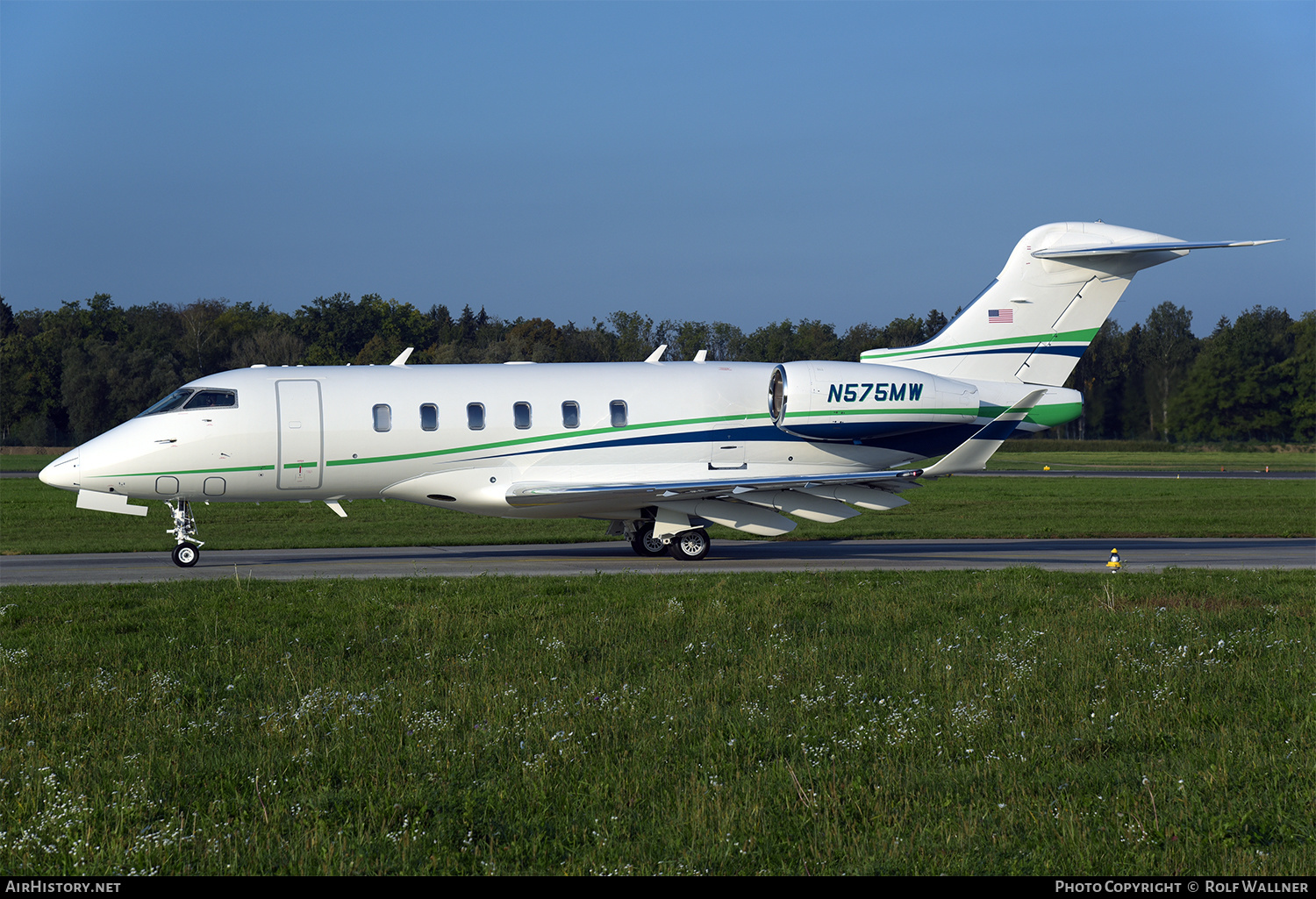 Aircraft Photo of N575MW | Bombardier Challenger 350 (BD-100-1A10) | AirHistory.net #242142