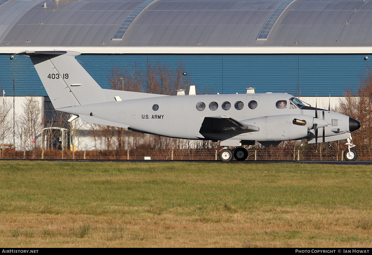 Aircraft Photo of 94-0319 / 40319 | Hawker Beechcraft C-12V-1 Huron (B200C) | USA - Army | AirHistory.net #242369