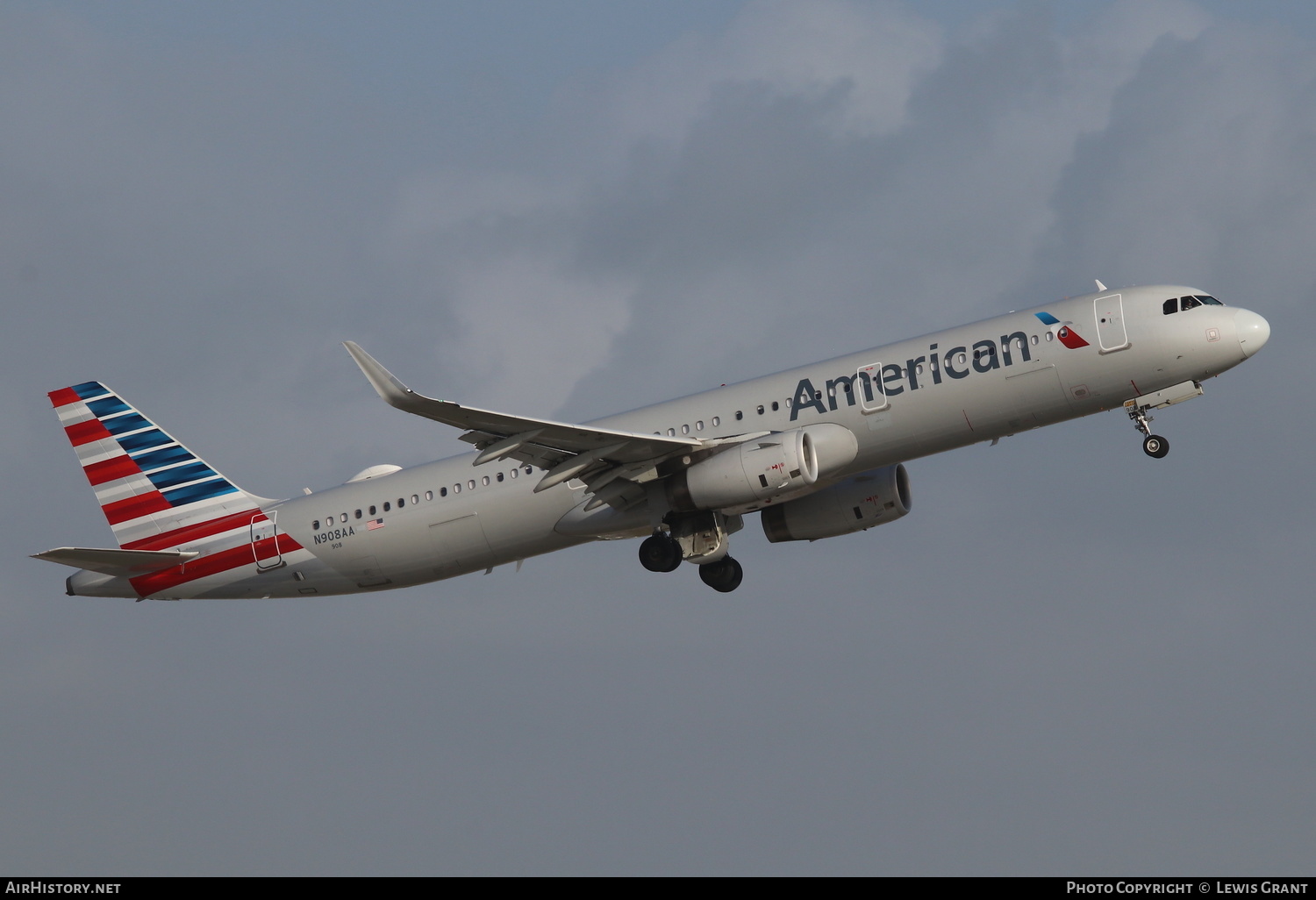 Aircraft Photo of N908AA | Airbus A321-231 | American Airlines | AirHistory.net #242371