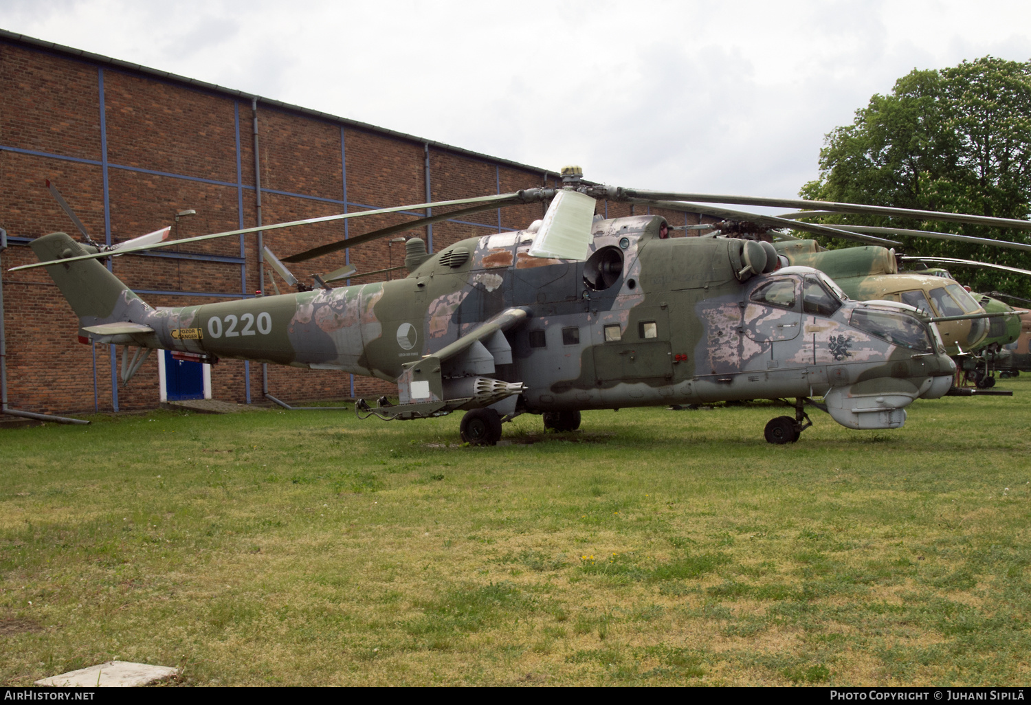 Aircraft Photo of 0220 | Mil Mi-24D | Czechoslovakia - Air Force | AirHistory.net #242381