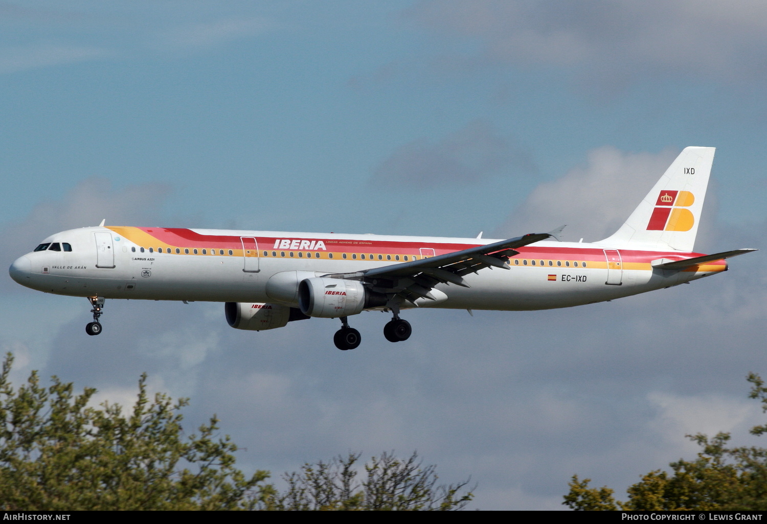 Aircraft Photo of EC-IXD | Airbus A321-211 | Iberia | AirHistory.net #242385