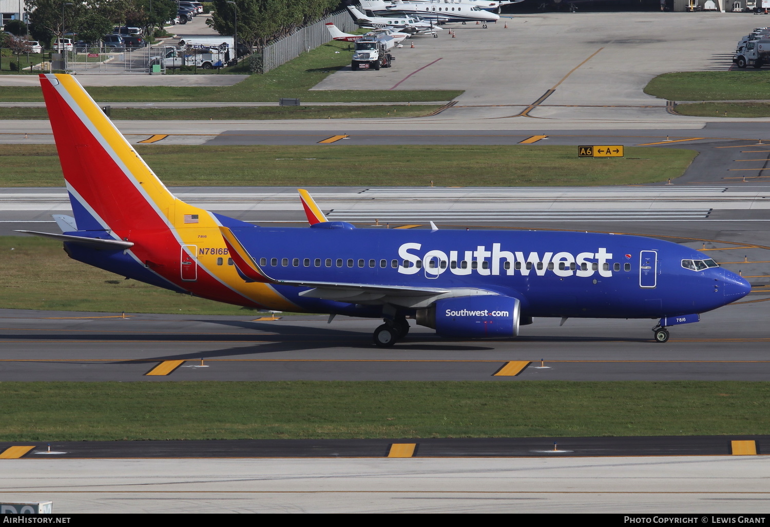 Aircraft Photo of N7816B | Boeing 737-7L9 | Southwest Airlines | AirHistory.net #242400