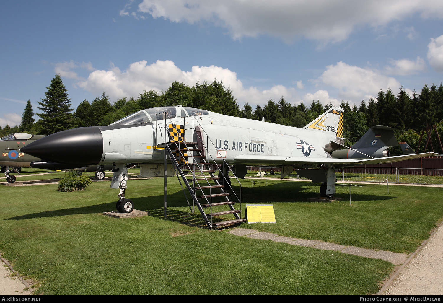 Aircraft Photo of 63-7583 / 37583 | McDonnell F-4C Phantom II | USA - Air Force | AirHistory.net #242435