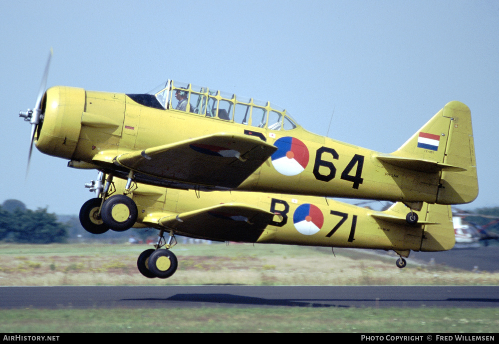 Aircraft Photo of PH-LSK / B-64 | North American AT-16 Harvard IIB | Netherlands - Air Force | AirHistory.net #242556