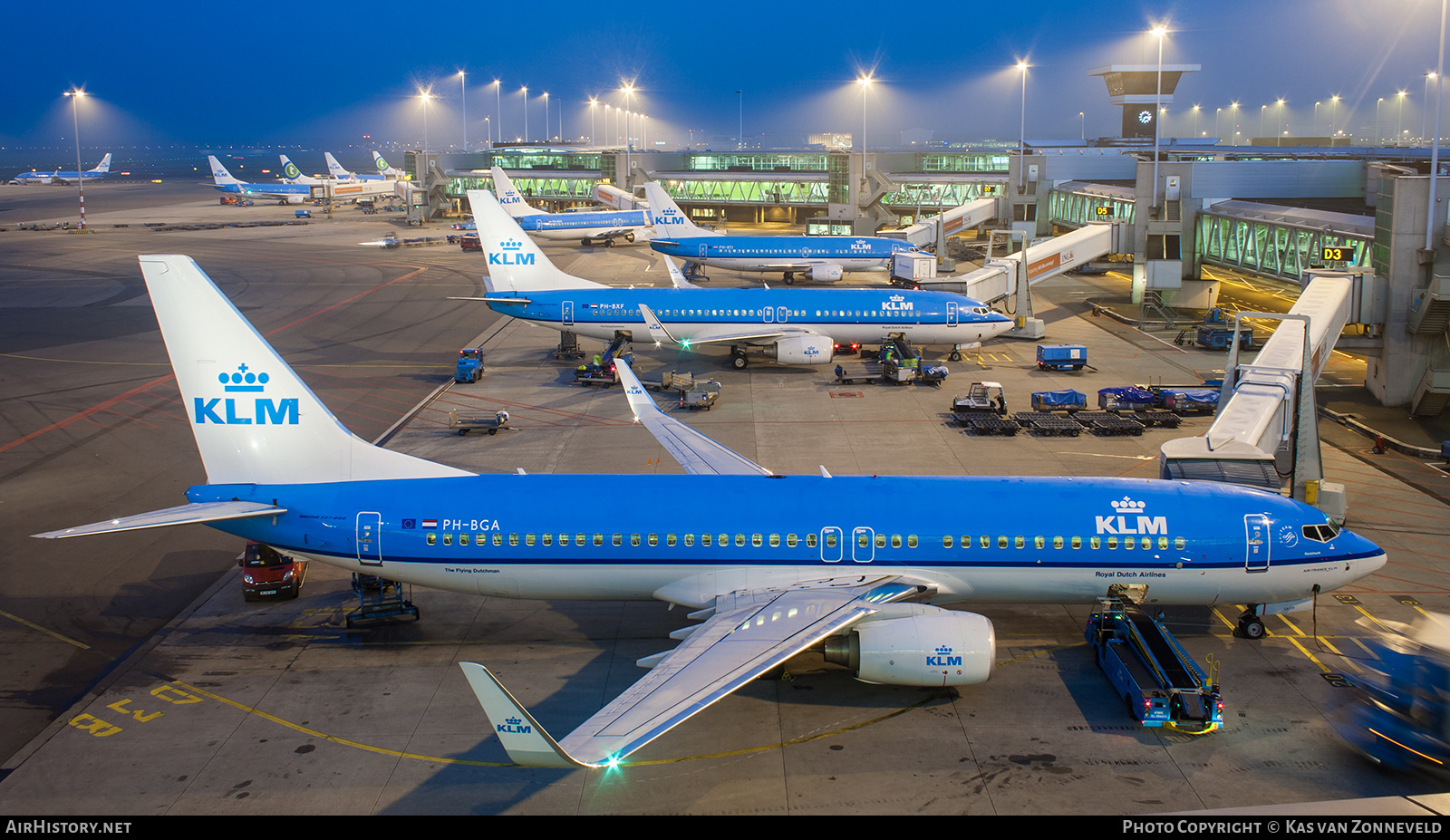 Aircraft Photo of PH-BGA | Boeing 737-8K2 | KLM - Royal Dutch Airlines | AirHistory.net #242819
