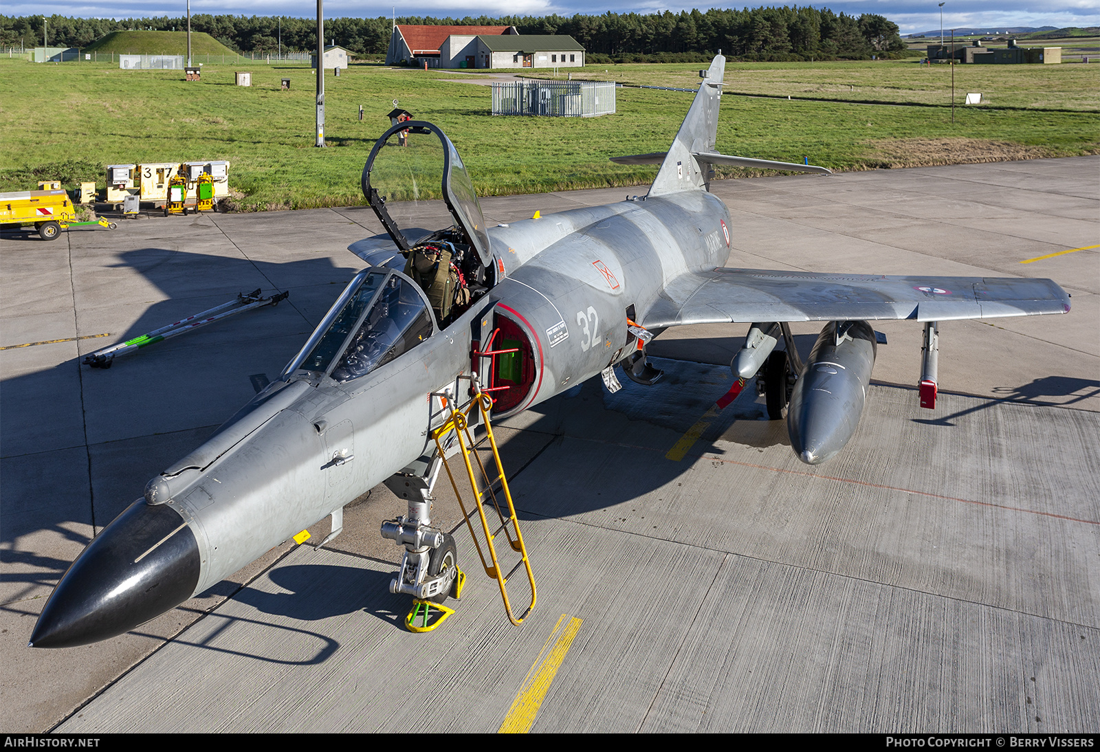 Aircraft Photo of 32 | Dassault Super Etendard Modernisé | France - Navy | AirHistory.net #242970