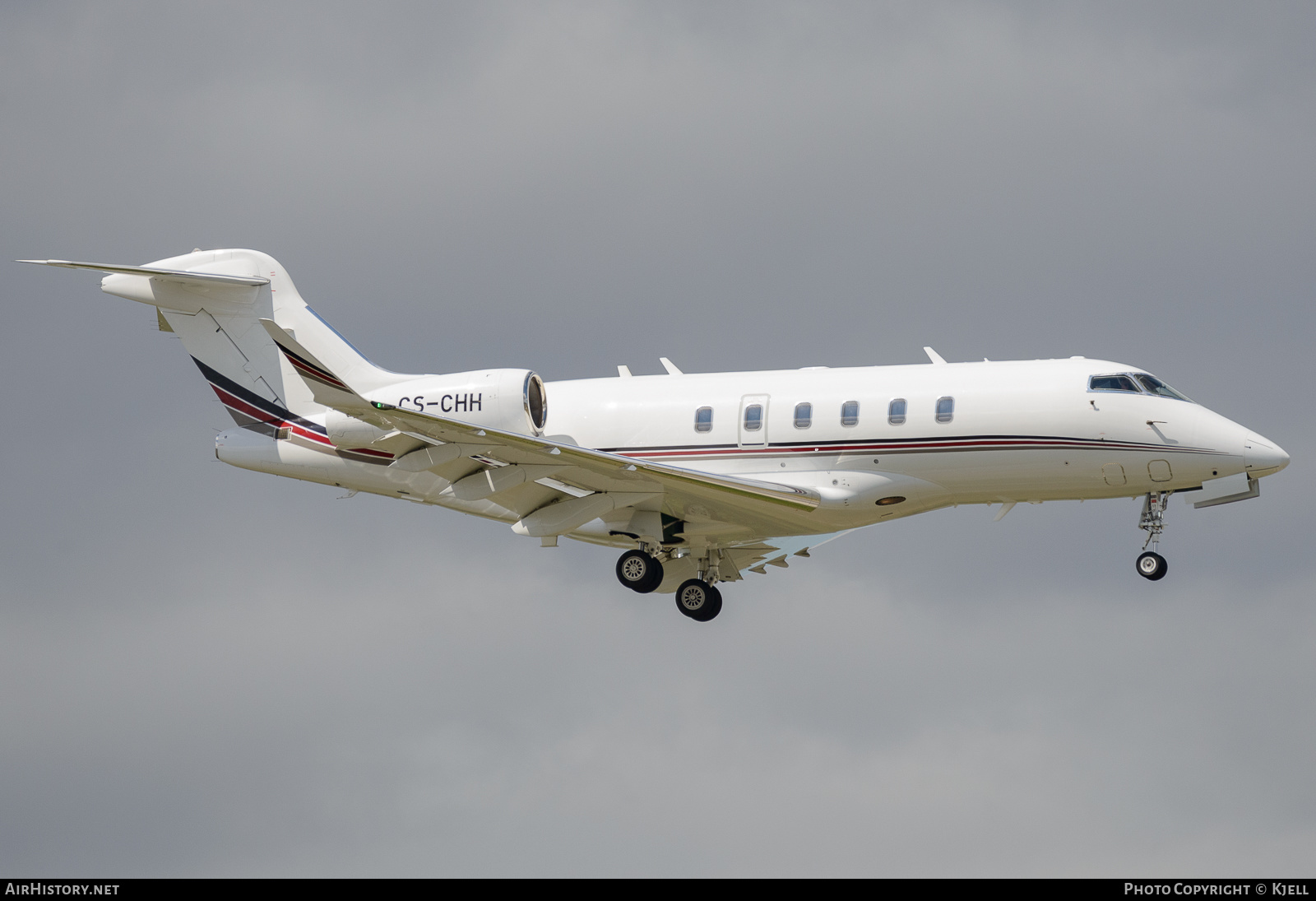 Aircraft Photo of CS-CHH | Bombardier Challenger 350 (BD-100-1A10) | AirHistory.net #242972