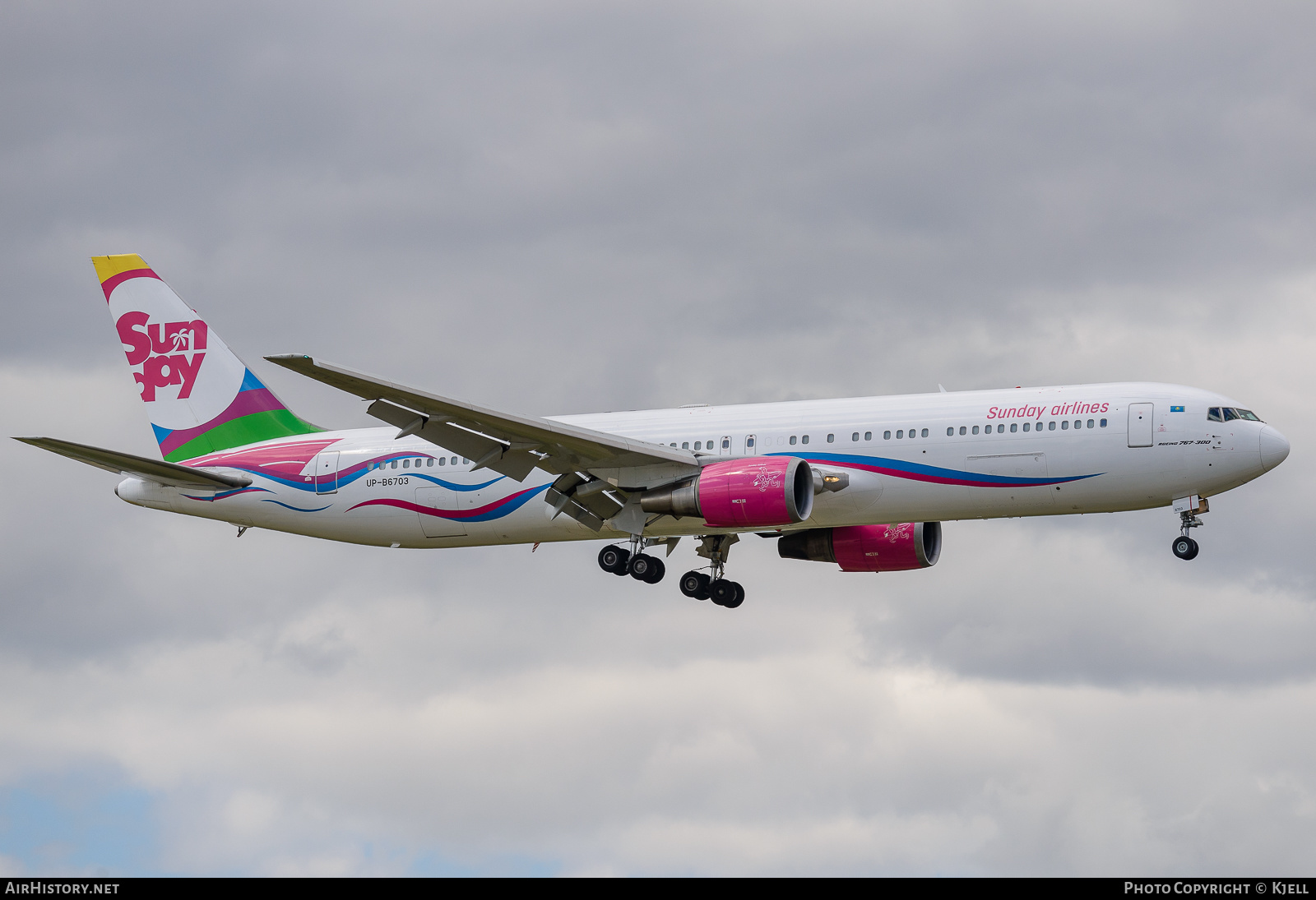 Aircraft Photo of UP-B6703 | Boeing 767-332/ER | Sunday Airlines | AirHistory.net #242994