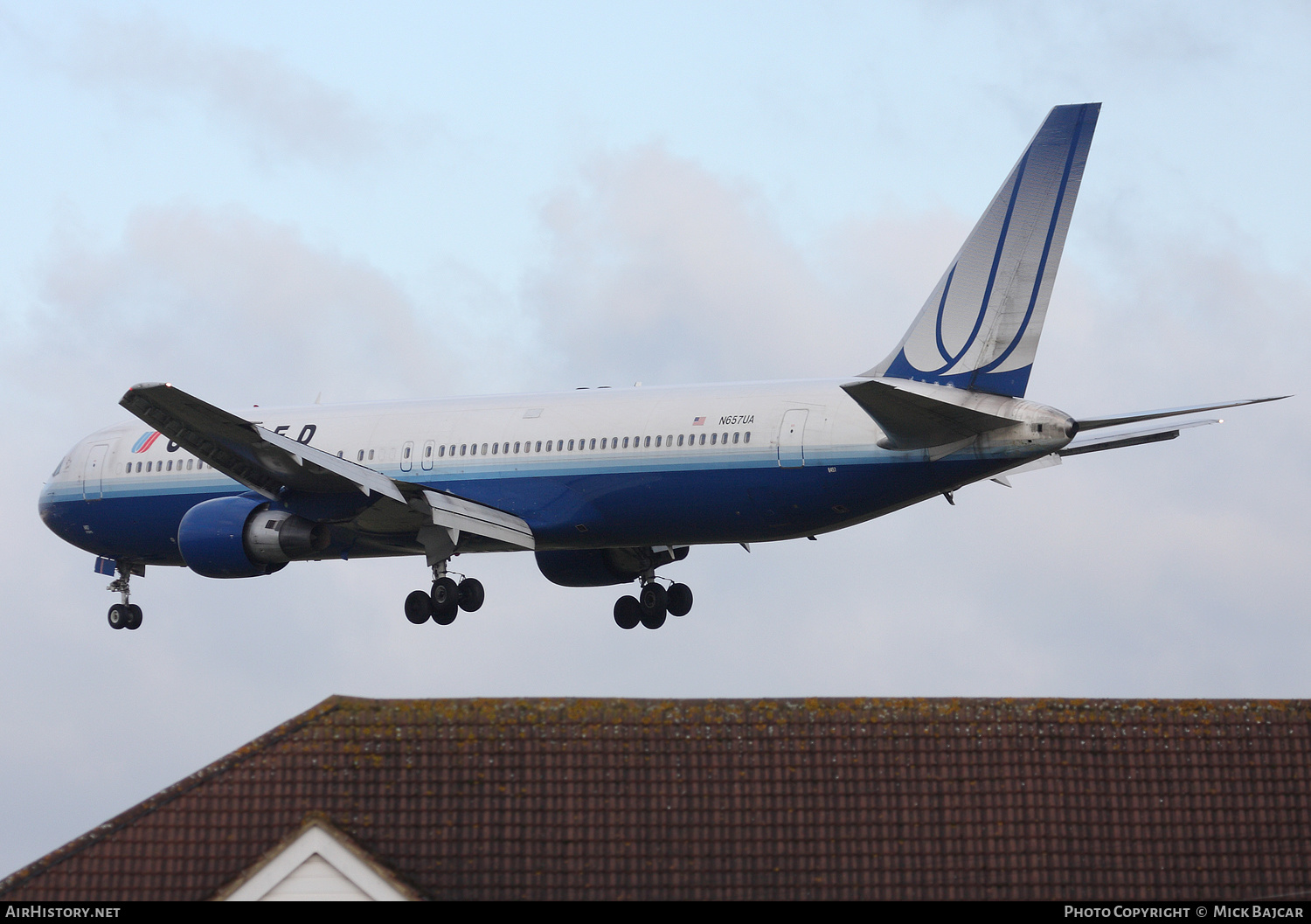 Aircraft Photo of N657UA | Boeing 767-322/ER | United Airlines | AirHistory.net #243056