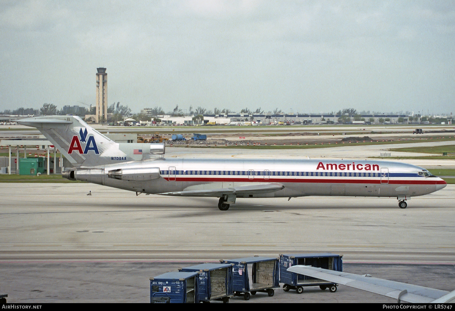 Aircraft Photo of N709AA | Boeing 727-223/Adv | American Airlines | AirHistory.net #243098