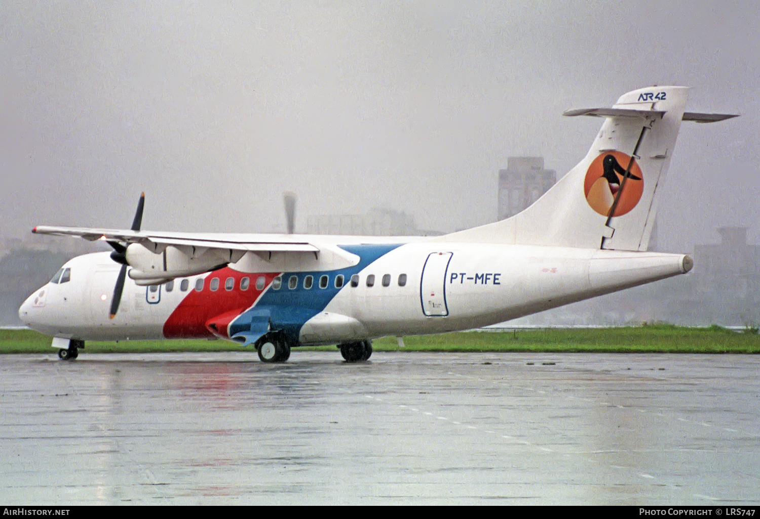 Aircraft Photo of PT-MFE | ATR ATR-42-300 | Pantanal Linhas Aéreas | AirHistory.net #243165