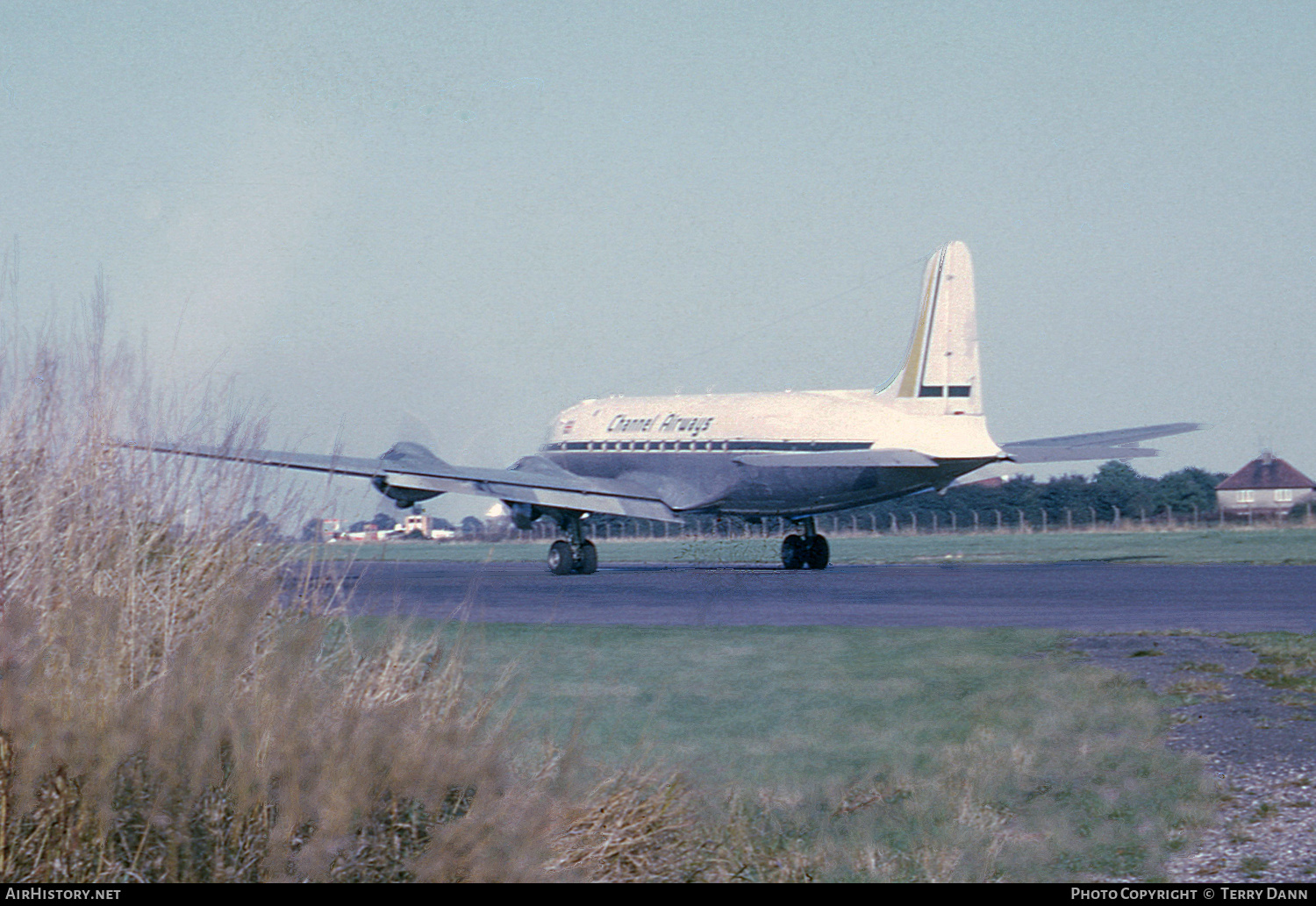 Aircraft Photo of G-ARYY | Douglas DC-4-1009 | Channel Airways | AirHistory.net #243548