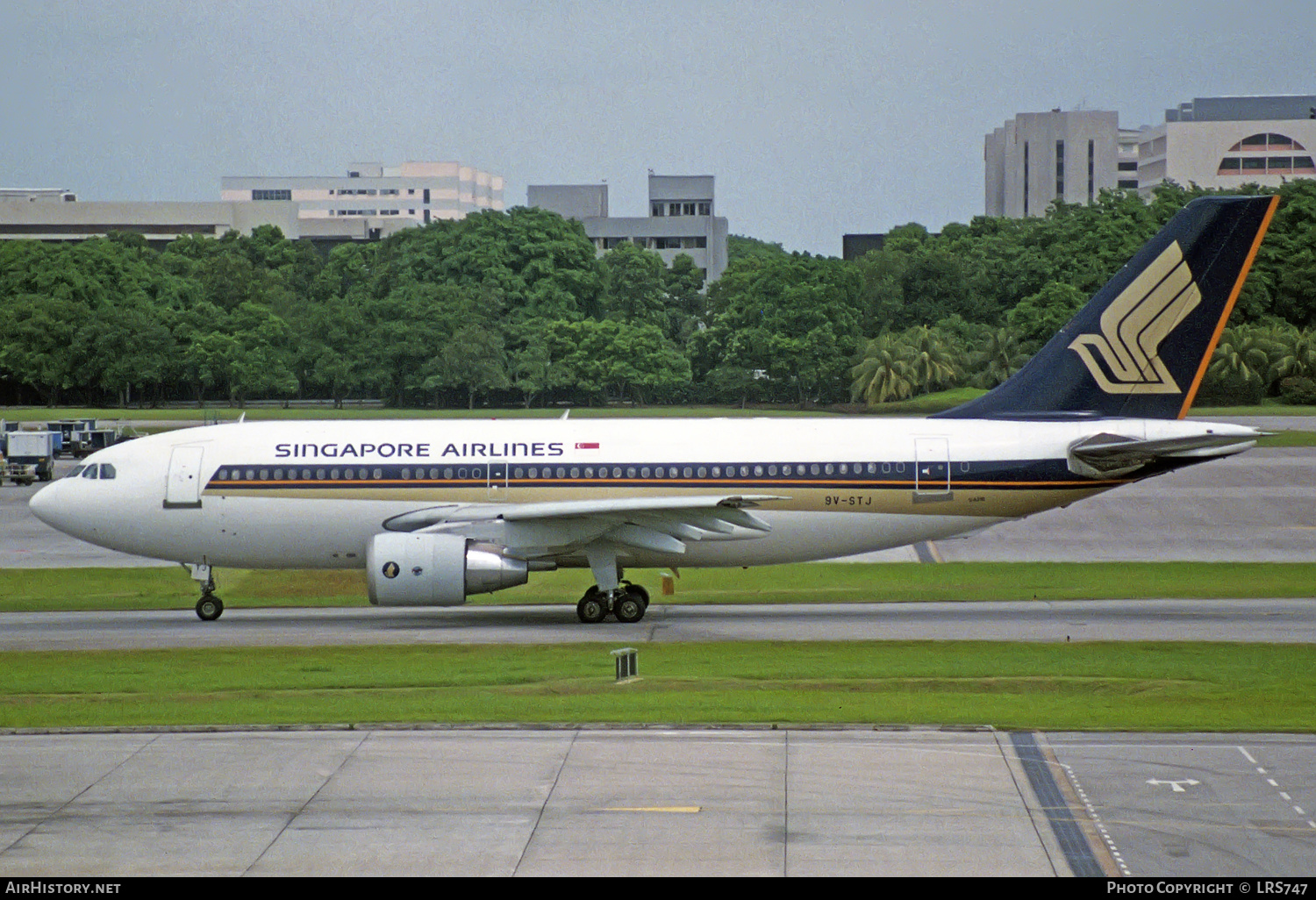 Aircraft Photo of 9V-STJ | Airbus A310-222 | Singapore Airlines | AirHistory.net #243696
