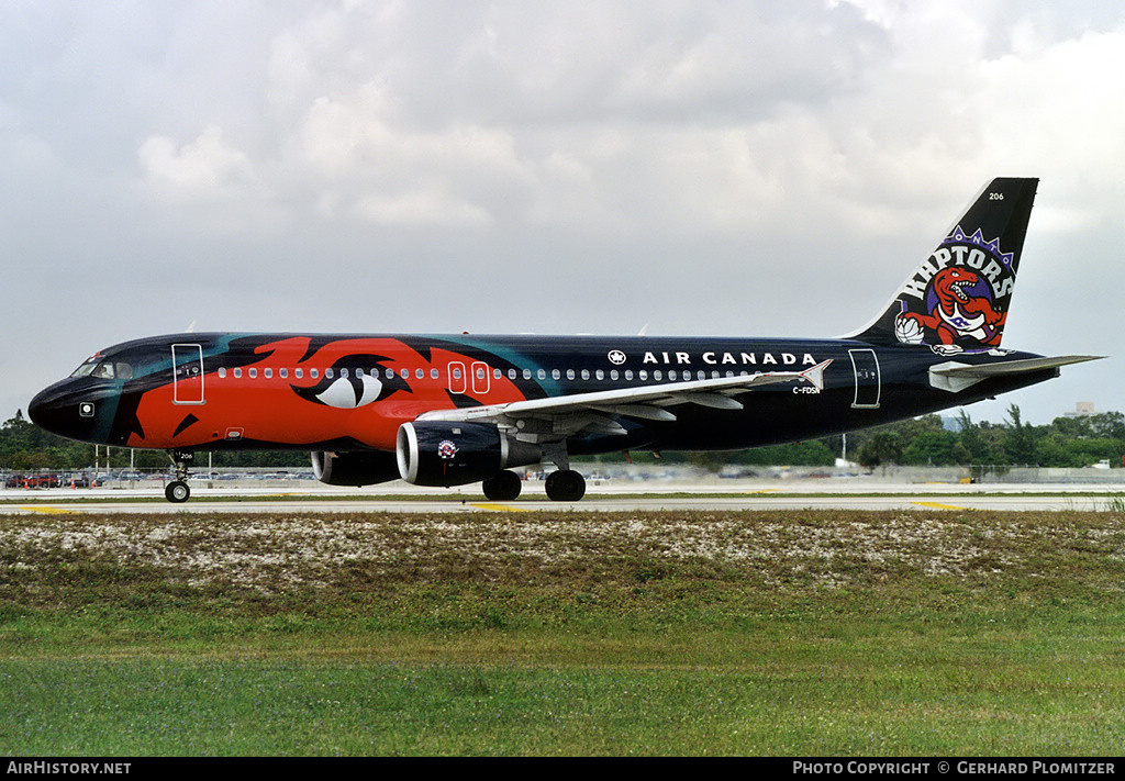 Aircraft Photo of C-FDSN | Airbus A320-211 | Air Canada | AirHistory.net #244009