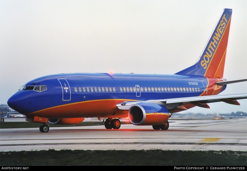 Aircraft Photo of N794SW | Boeing 737-7H4 | Southwest Airlines | AirHistory.net #244011