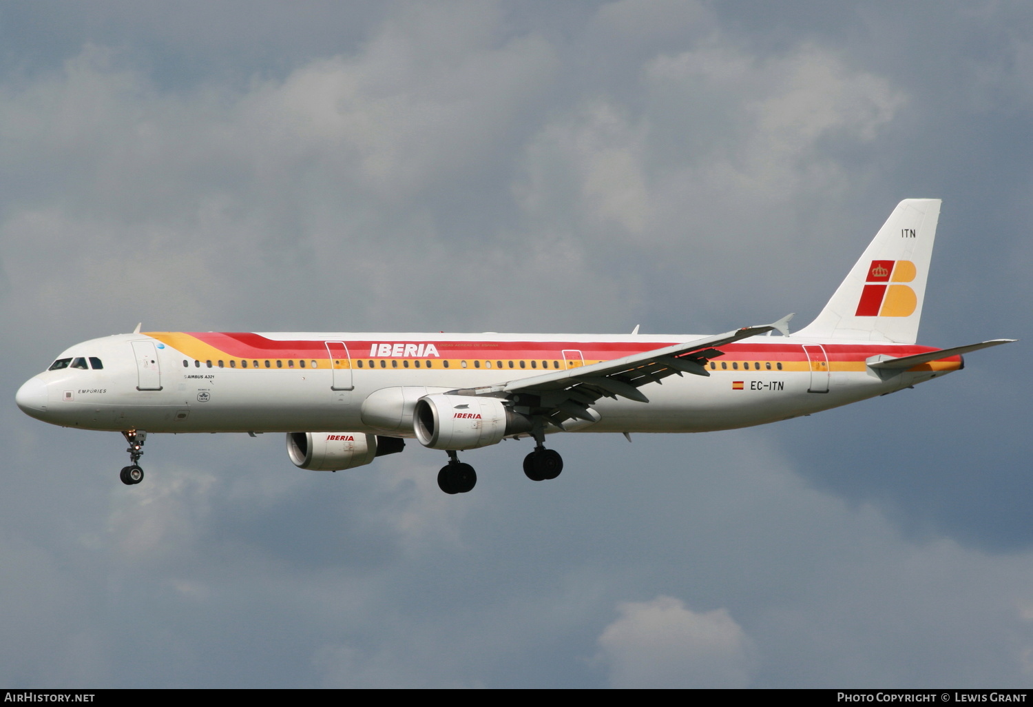 Aircraft Photo of EC-ITN | Airbus A321-211 | Iberia | AirHistory.net #244030