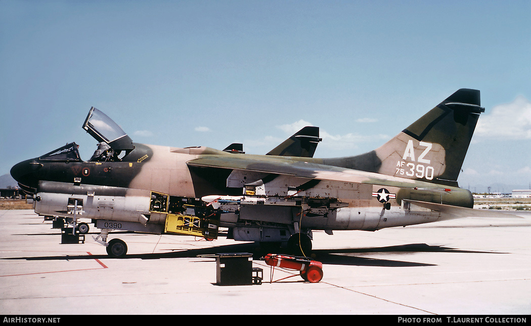 Aircraft Photo of 75-0390 / AF75-390 | Vought A-7D Corsair II | USA - Air Force | AirHistory.net #244049