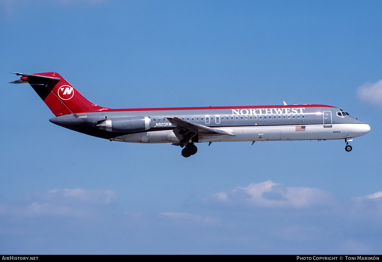 Aircraft Photo of N920RW | McDonnell Douglas DC-9-31 | Northwest Airlines | AirHistory.net #244481