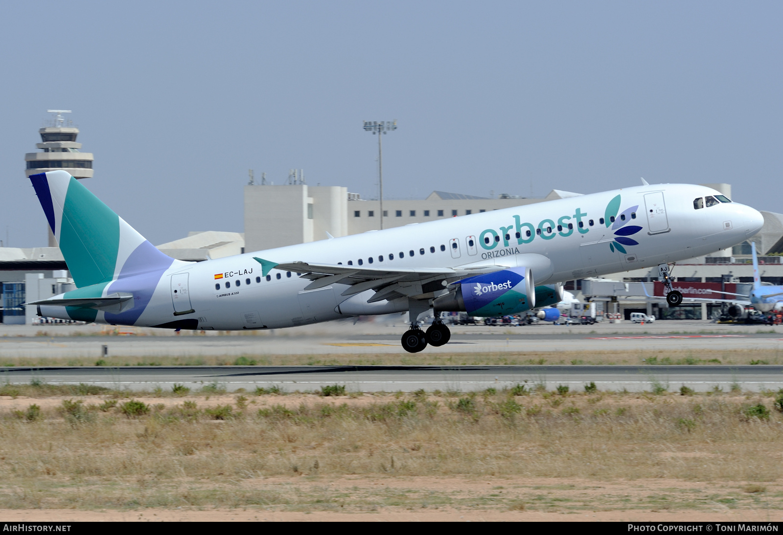 Aircraft Photo of EC-LAJ | Airbus A320-214 | Orbest Orizonia Airlines | AirHistory.net #244483