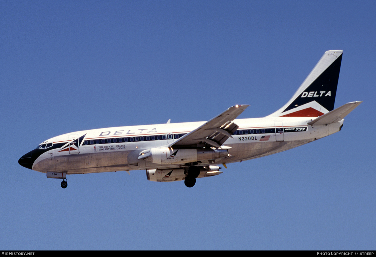 Aircraft Photo of N320DL | Boeing 737-232/Adv | Delta Air Lines | AirHistory.net #244576