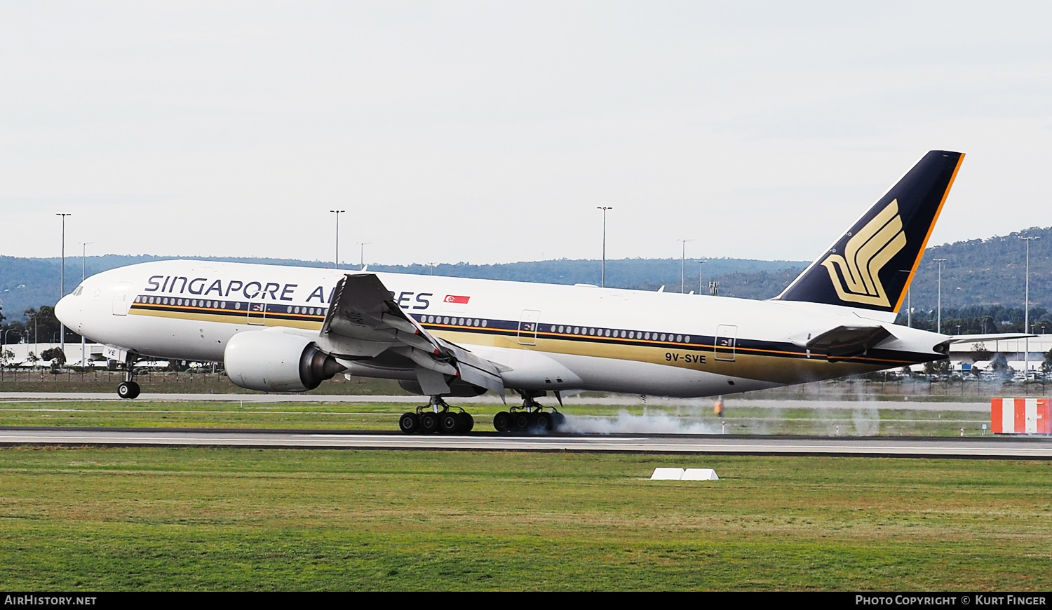 Aircraft Photo of 9V-SVE | Boeing 777-212/ER | Singapore Airlines | AirHistory.net #244599