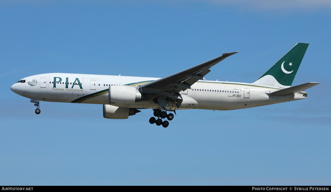 Aircraft Photo of AP-BGY | Boeing 777-240/LR | Pakistan International Airlines - PIA | AirHistory.net #244614