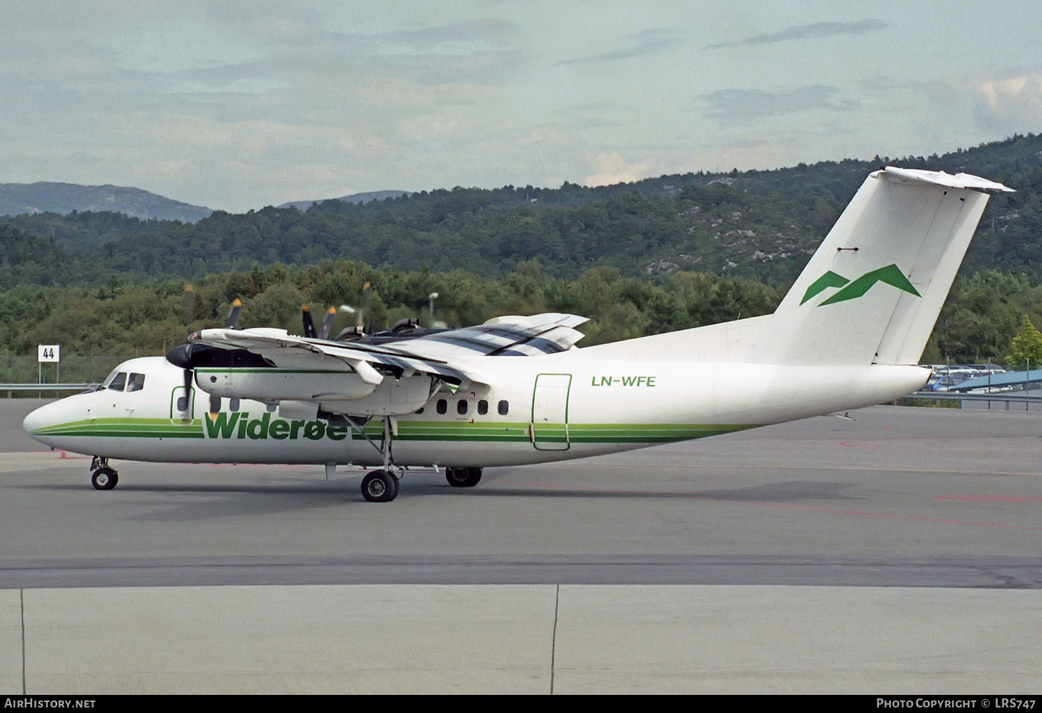 Aircraft Photo of LN-WFE | De Havilland Canada DHC-7-102 Dash 7 | Widerøe | AirHistory.net #244619