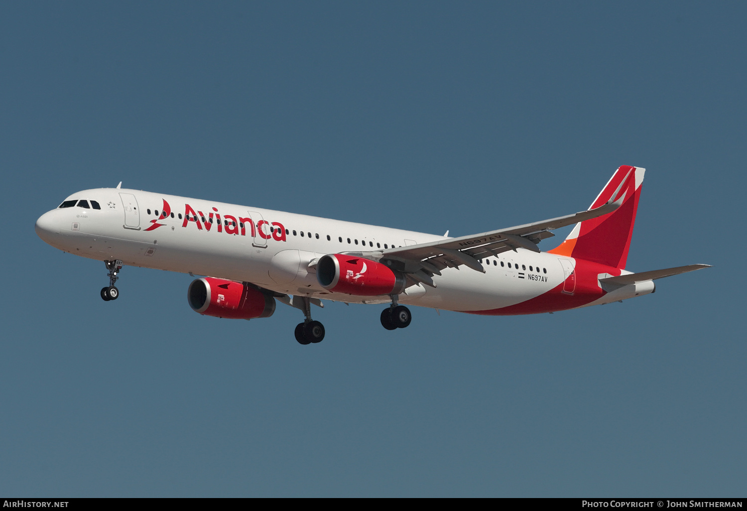 Aircraft Photo of N697AV | Airbus A321-231 | Avianca | AirHistory.net #244698