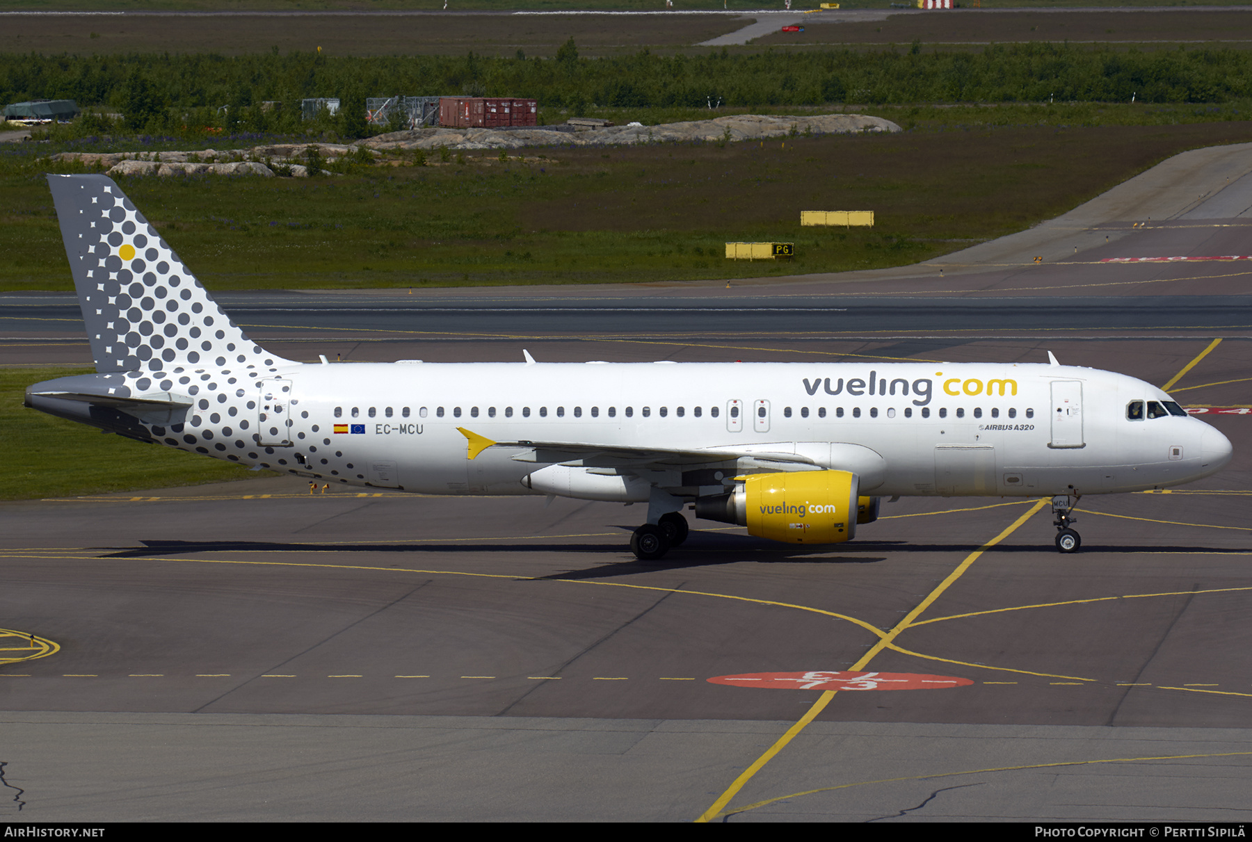 Aircraft Photo of EC-MCU | Airbus A320-214 | Vueling Airlines | AirHistory.net #244782