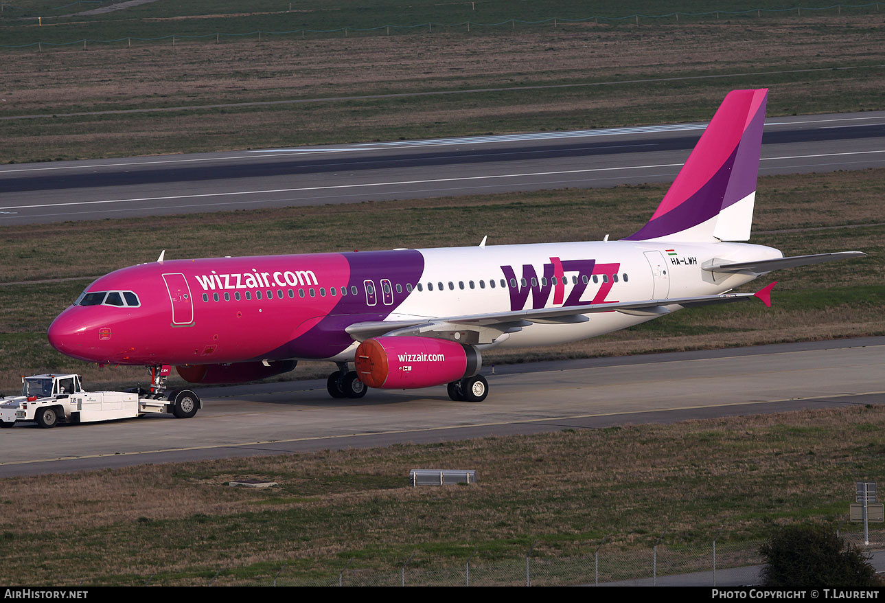 Aircraft Photo of HA-LWH | Airbus A320-232 | Wizz Air | AirHistory.net #244820